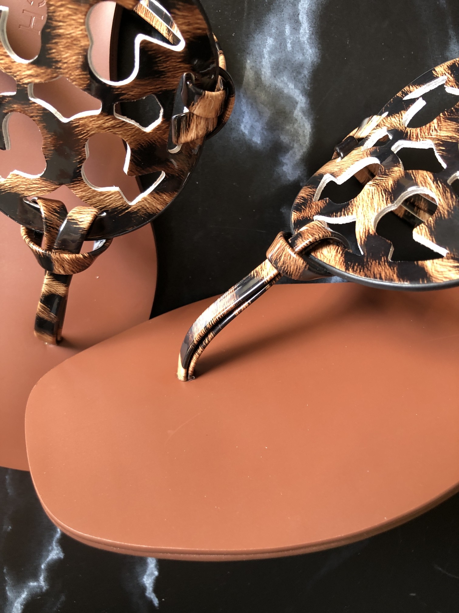 כפכפי טורי – תמונה 9