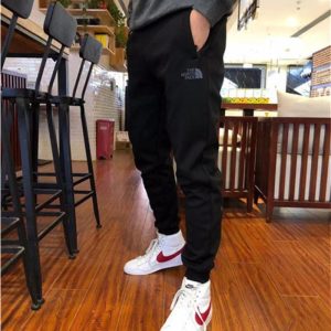 מכנסיים נורת פייס