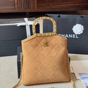 תיק יד שאנל