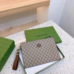 תיק קלאץ גוצי