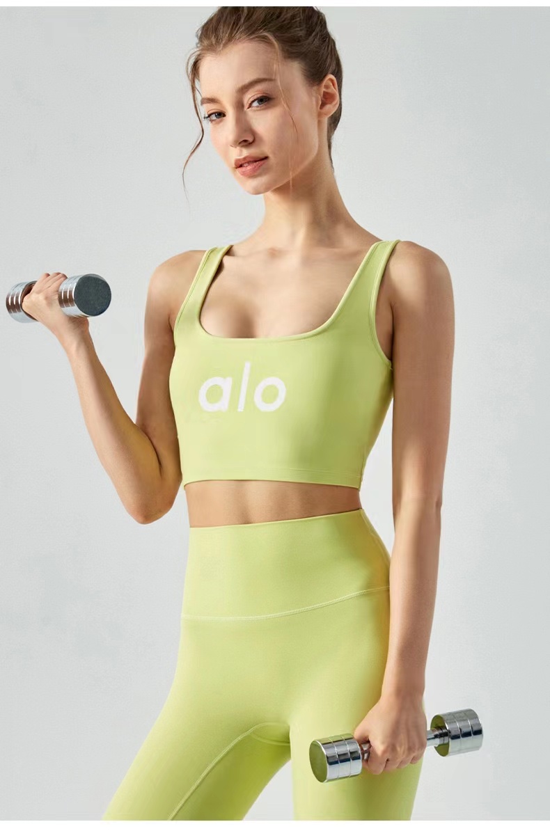 חליפות ספורט אלו יוגה