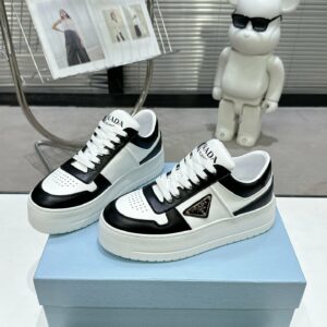 סניקרס פרדה