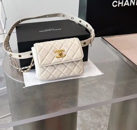 תיק פאוץ שאנל