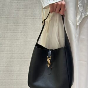 תיק צד איב סן לורן