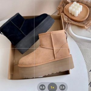 מגפון מידי UGG