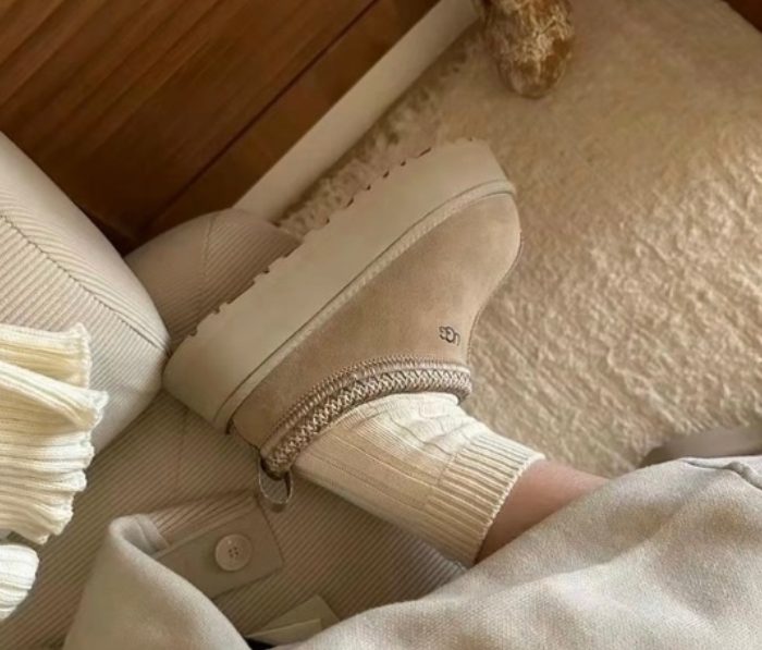 כפכפים UGG פלטפורמה – תמונה 17