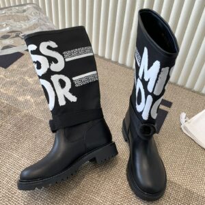 מגפיים דיור