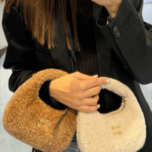 תיק פרוותי מיו מיו