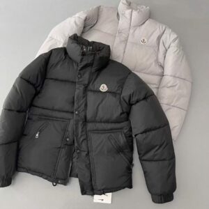 מעיל מונקלר