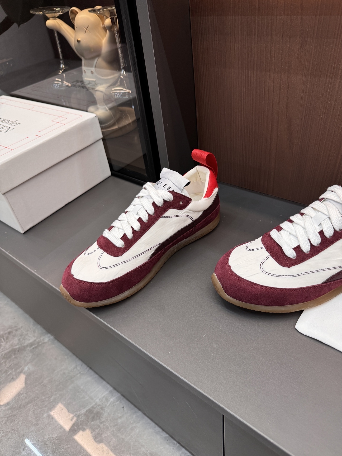 סניקרס אלכסנדר מקווין – תמונה 12