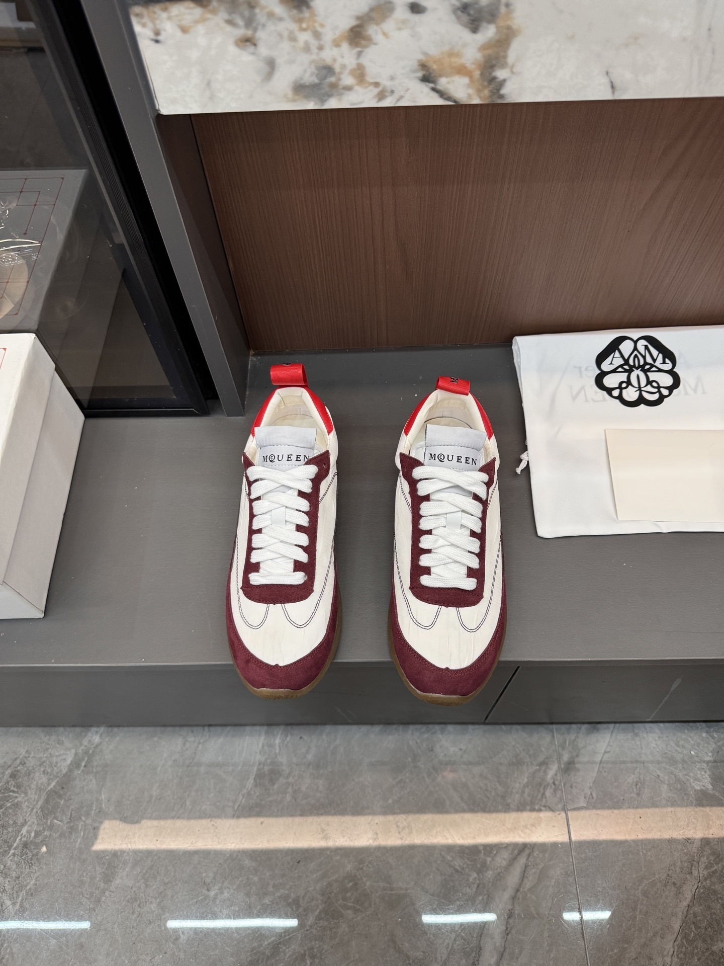 סניקרס אלכסנדר מקווין – תמונה 7