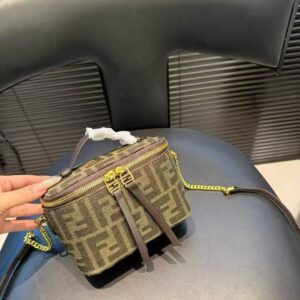 תיק צד פנדי