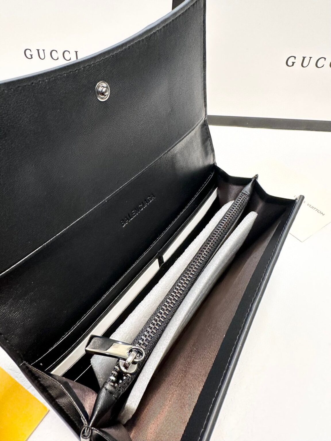 ארנק בלנסיאגה – תמונה 4