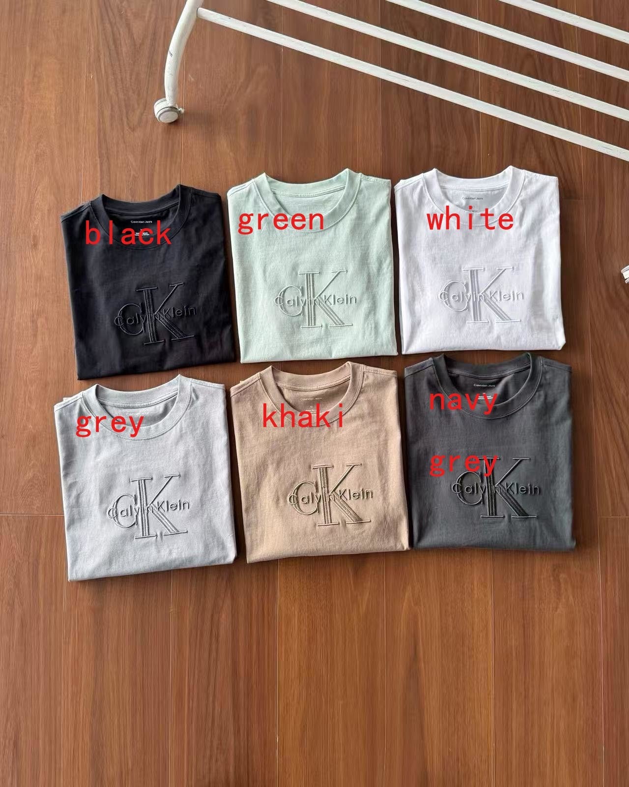 חולצות טי קלווין קליין – תמונה 3