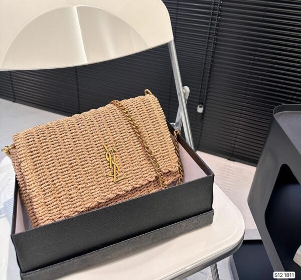 קלאץ קש איב סן לורן