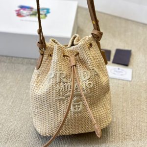 תיק קש פראדה