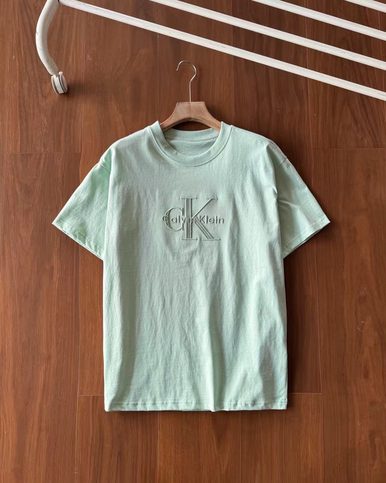 חולצות טי קלווין קליין – תמונה 8