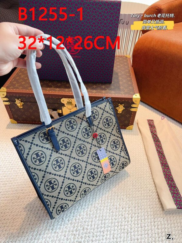 תיק צד גדול טורי – תמונה 8