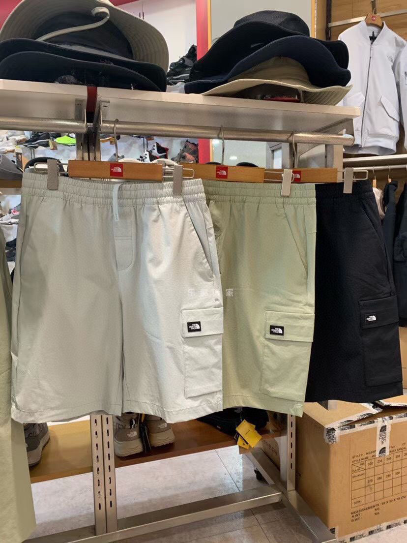 מכנסיים קצרים נורת פייס – תמונה 21