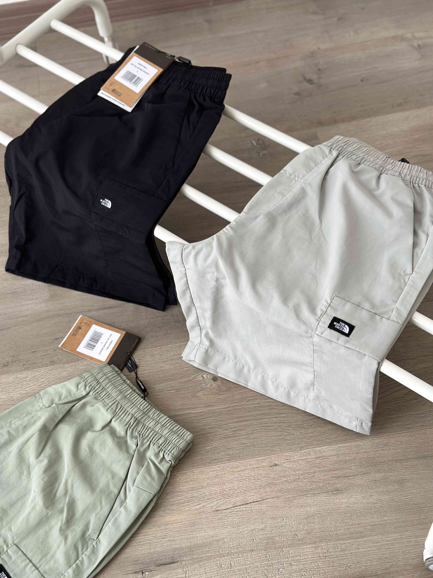 מכנסיים קצרים נורת פייס – תמונה 11