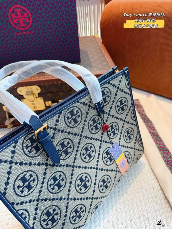 תיק צד גדול טורי – תמונה 3