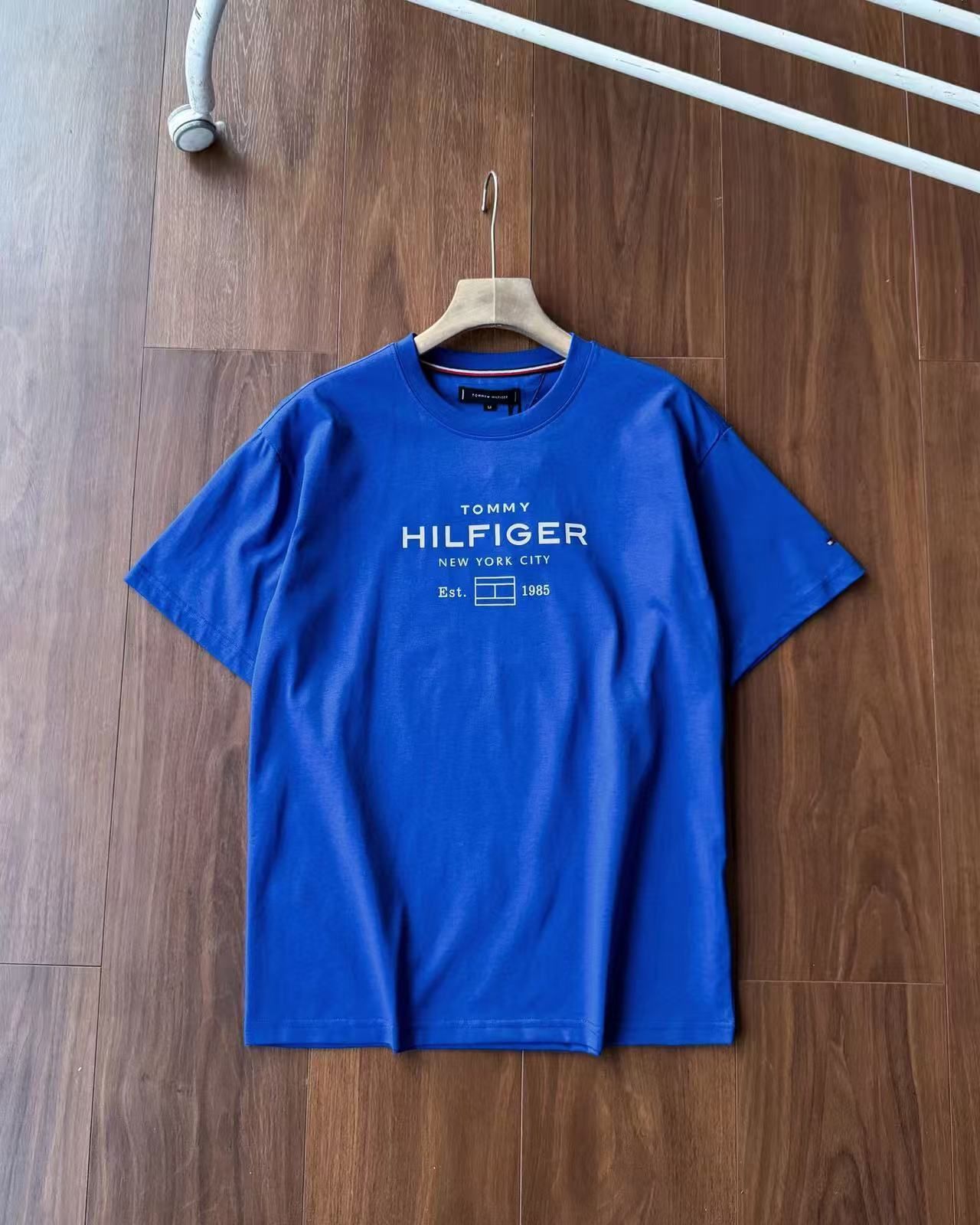 חולצות טי טומי – תמונה 4