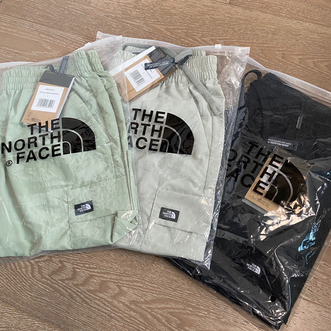 מכנסיים קצרים נורת פייס – תמונה 16