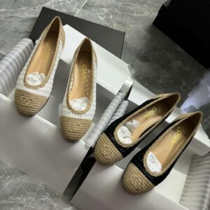 נעלי בובה שאנל