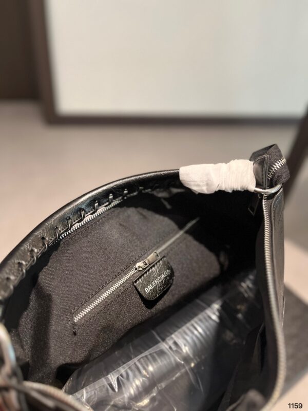 תיקי צד בלנסיאגה – תמונה 6