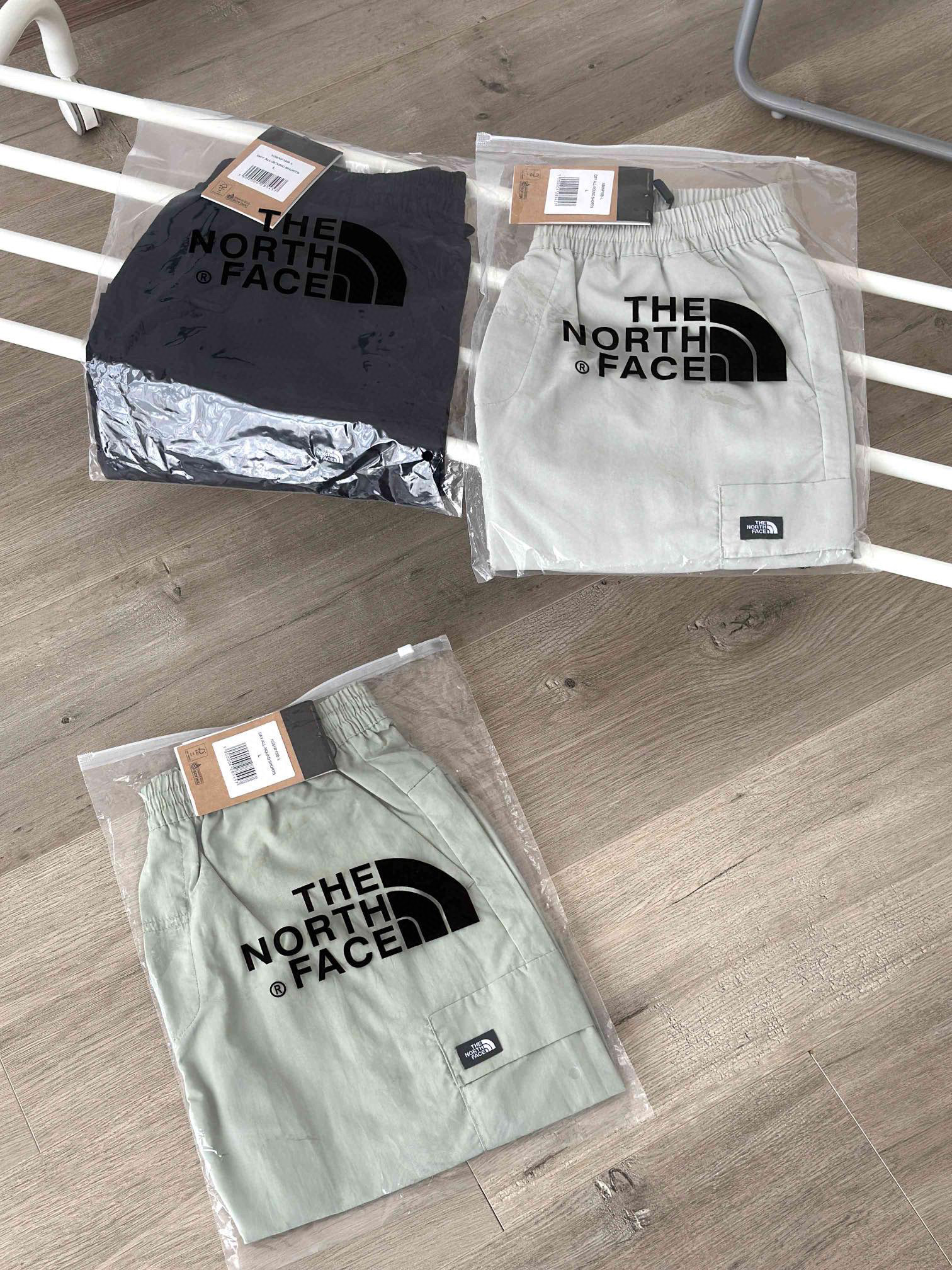 מכנסיים קצרים נורת פייס – תמונה 12