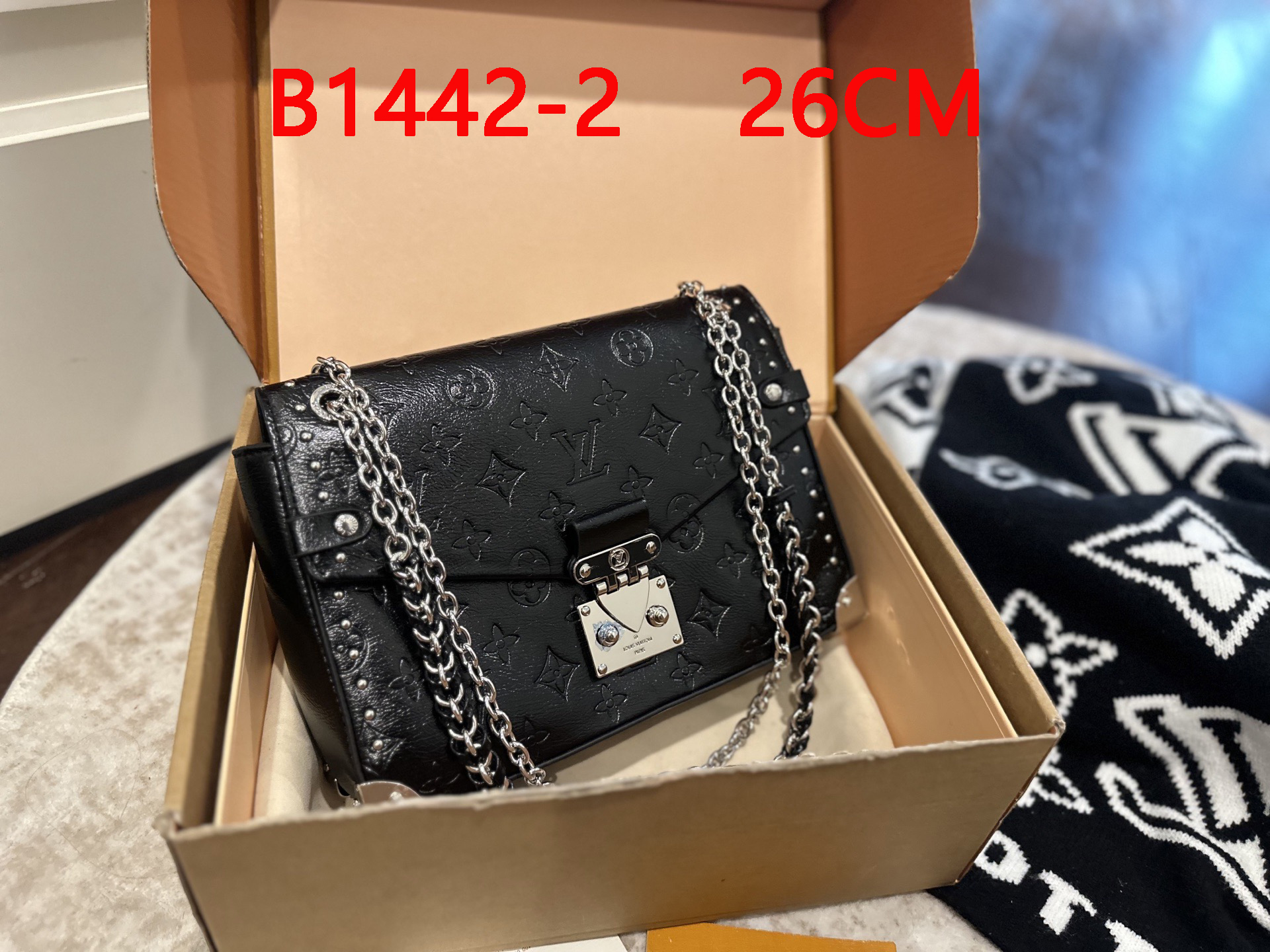 תיק צד לואי ויטון – תמונה 4