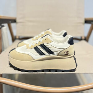 סניקרס מוגבהות שאנל