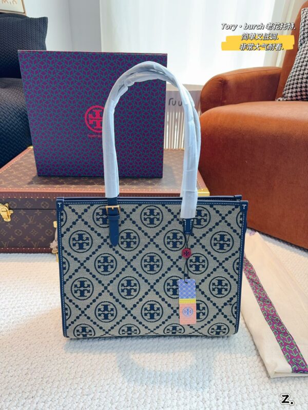 תיק צד גדול טורי – תמונה 9