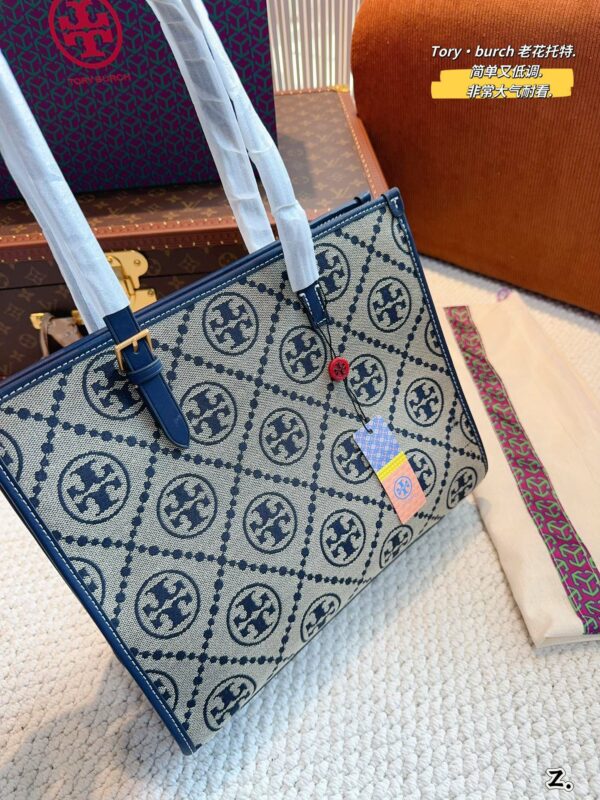 תיק צד גדול טורי – תמונה 11