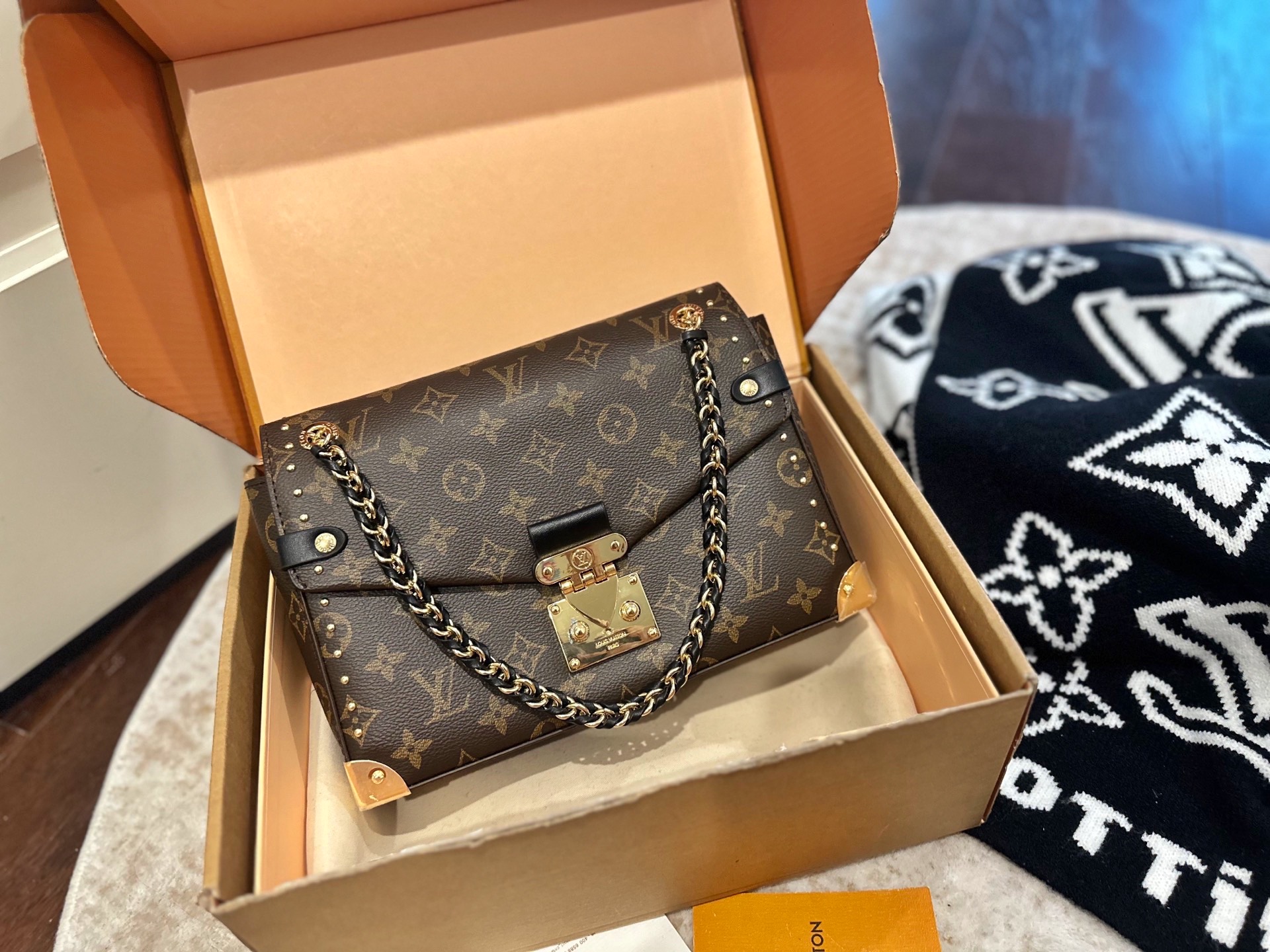 תיק צד לואי ויטון – תמונה 5