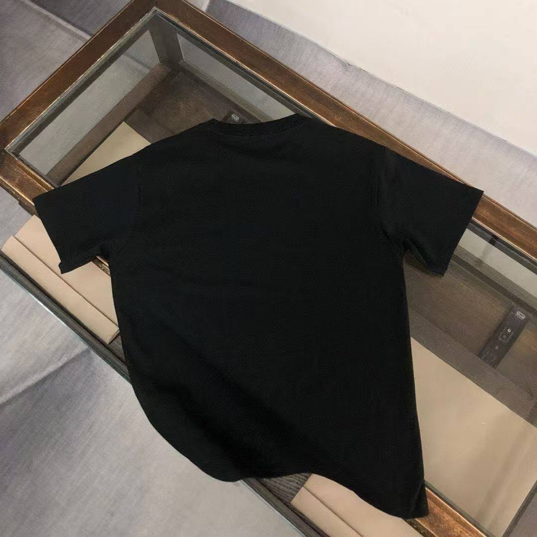 חולצות טי מונקלר – תמונה 4