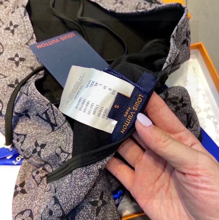 בגד ים לואי ויטון – תמונה 9