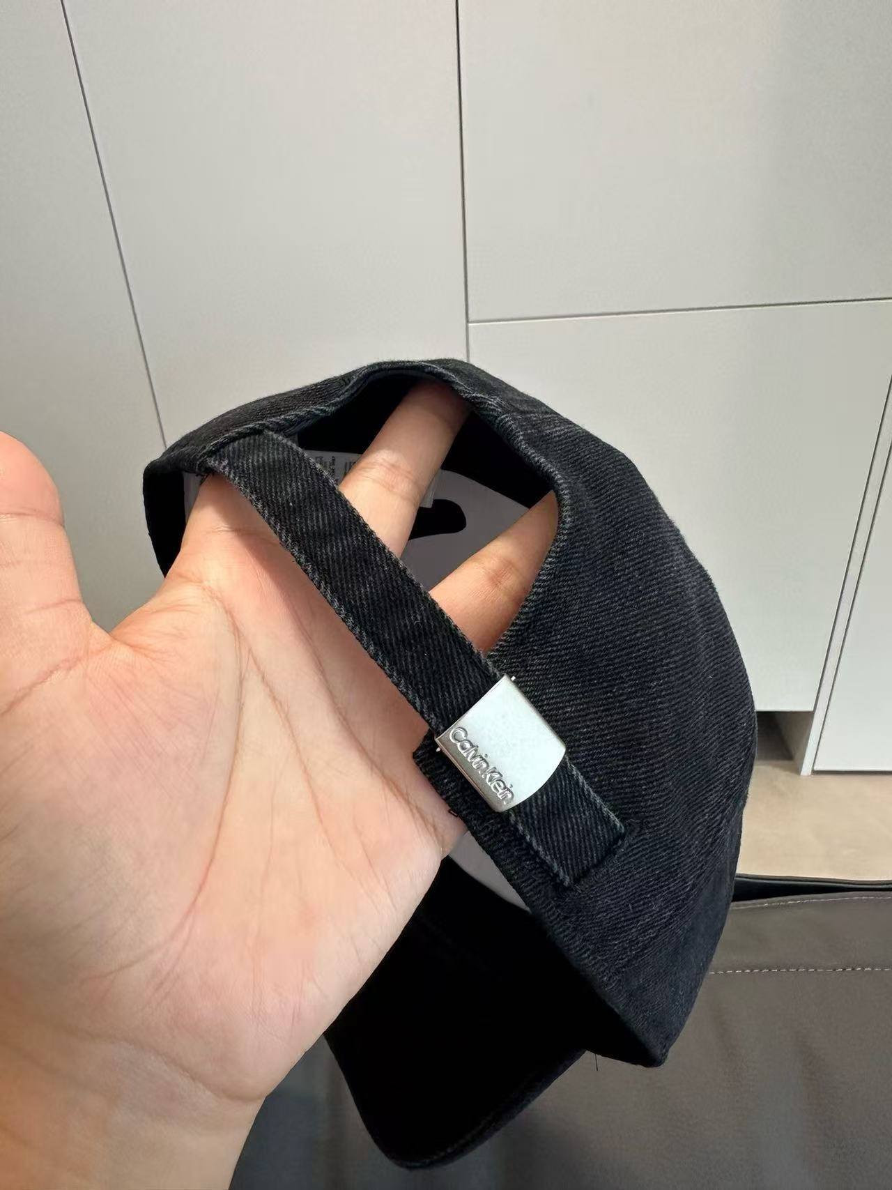 כובע מצחיה קלווין קליין – תמונה 5