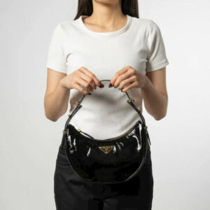 תיק יד פראדה