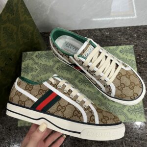 סניקרס גוצי