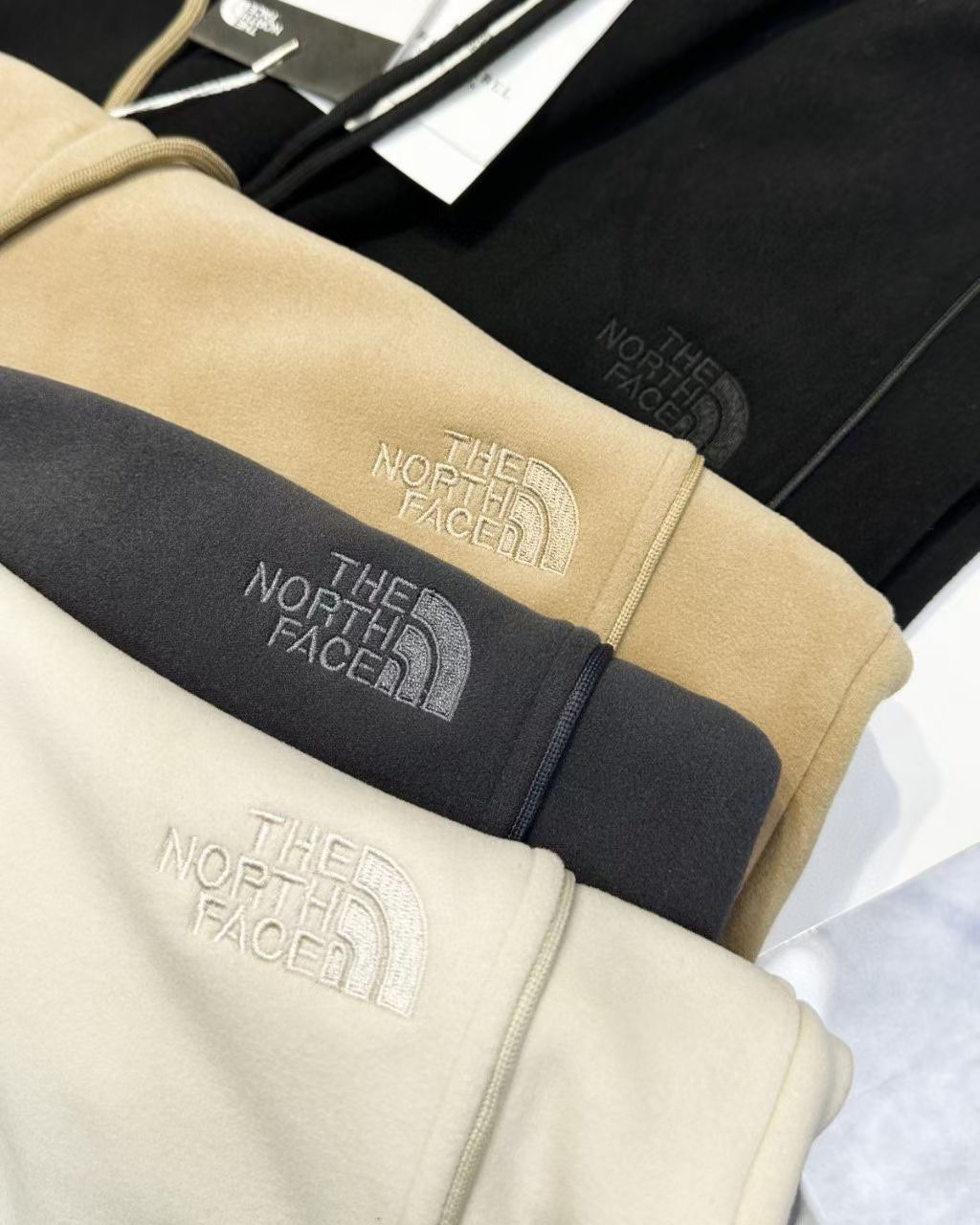 מכנסיים ארוכים נורת פייס – תמונה 6