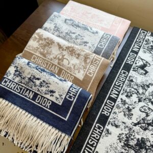 צעיפים דיור