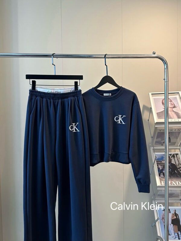 חליפה קלווין קליין – תמונה 5