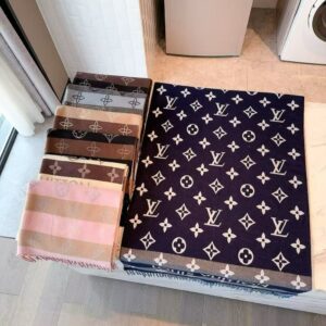 צעיף לואי ויטון