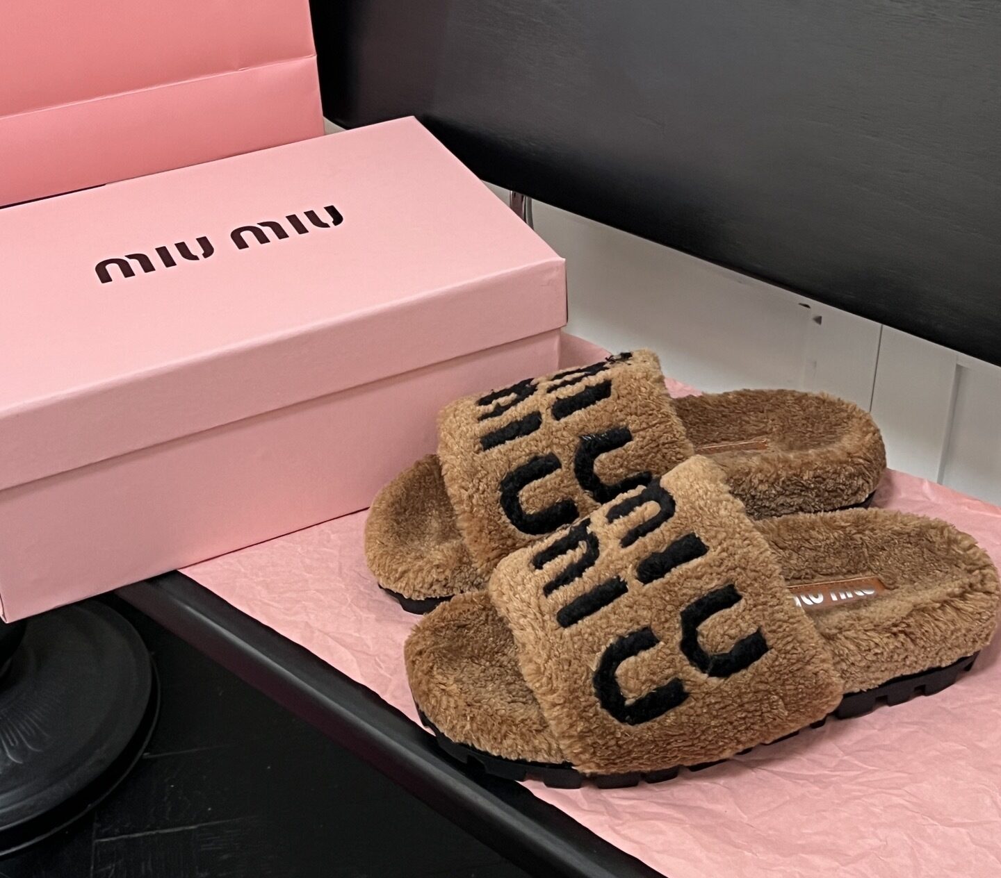 כפכפים פרוותיים מיו מיו