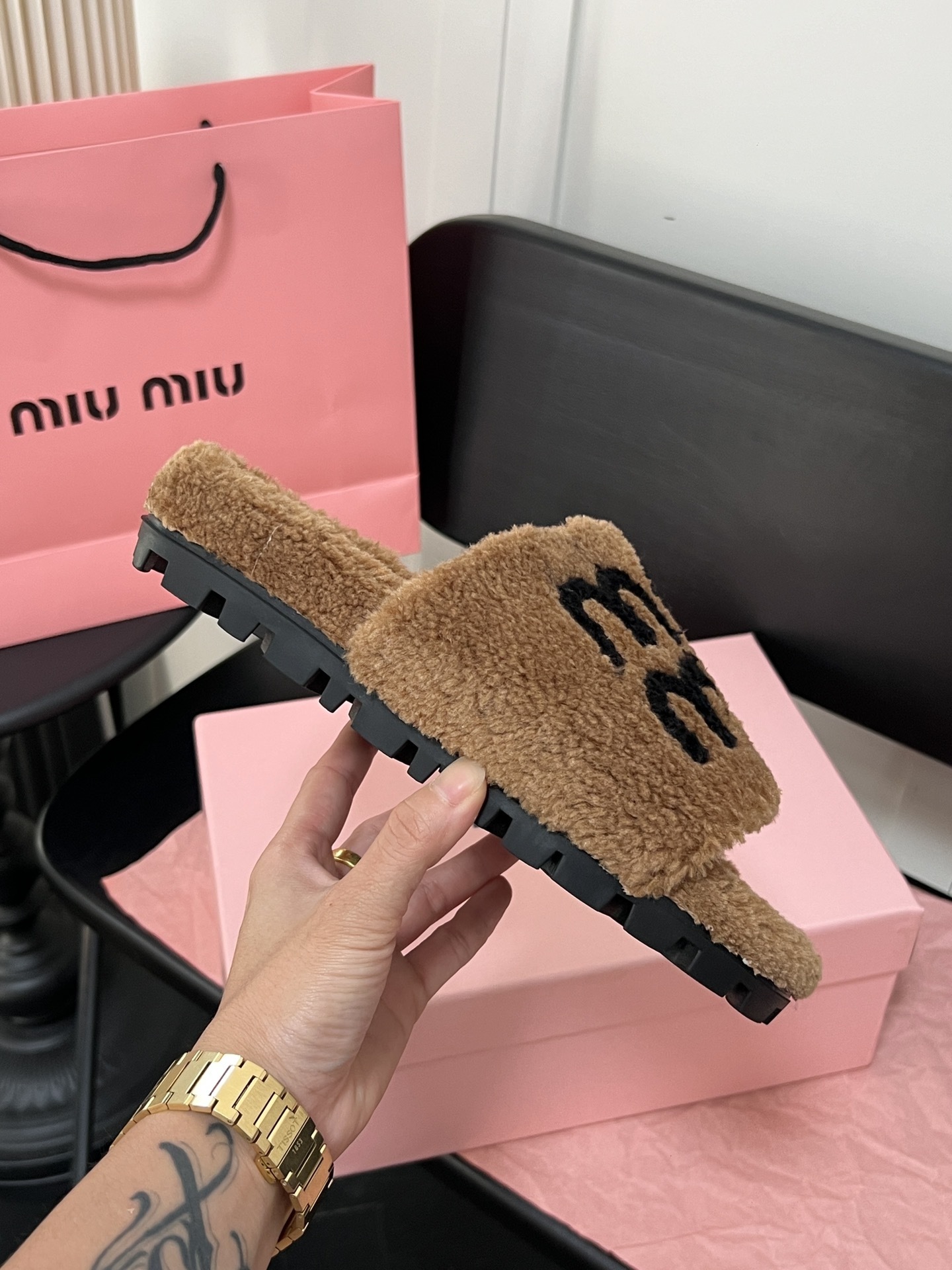 כפכפים פרוותיים מיו מיו – תמונה 17