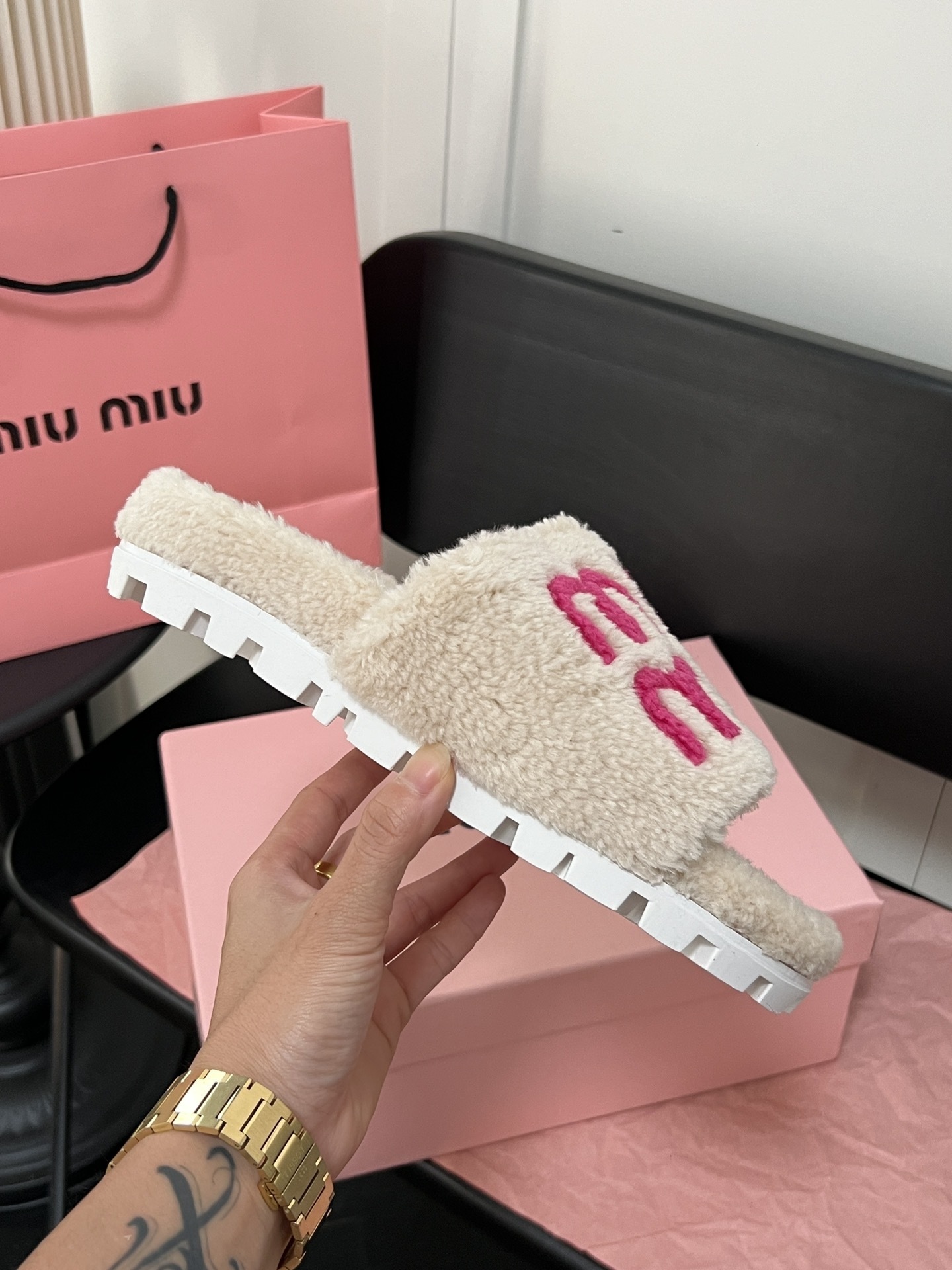 כפכפים פרוותיים מיו מיו – תמונה 11