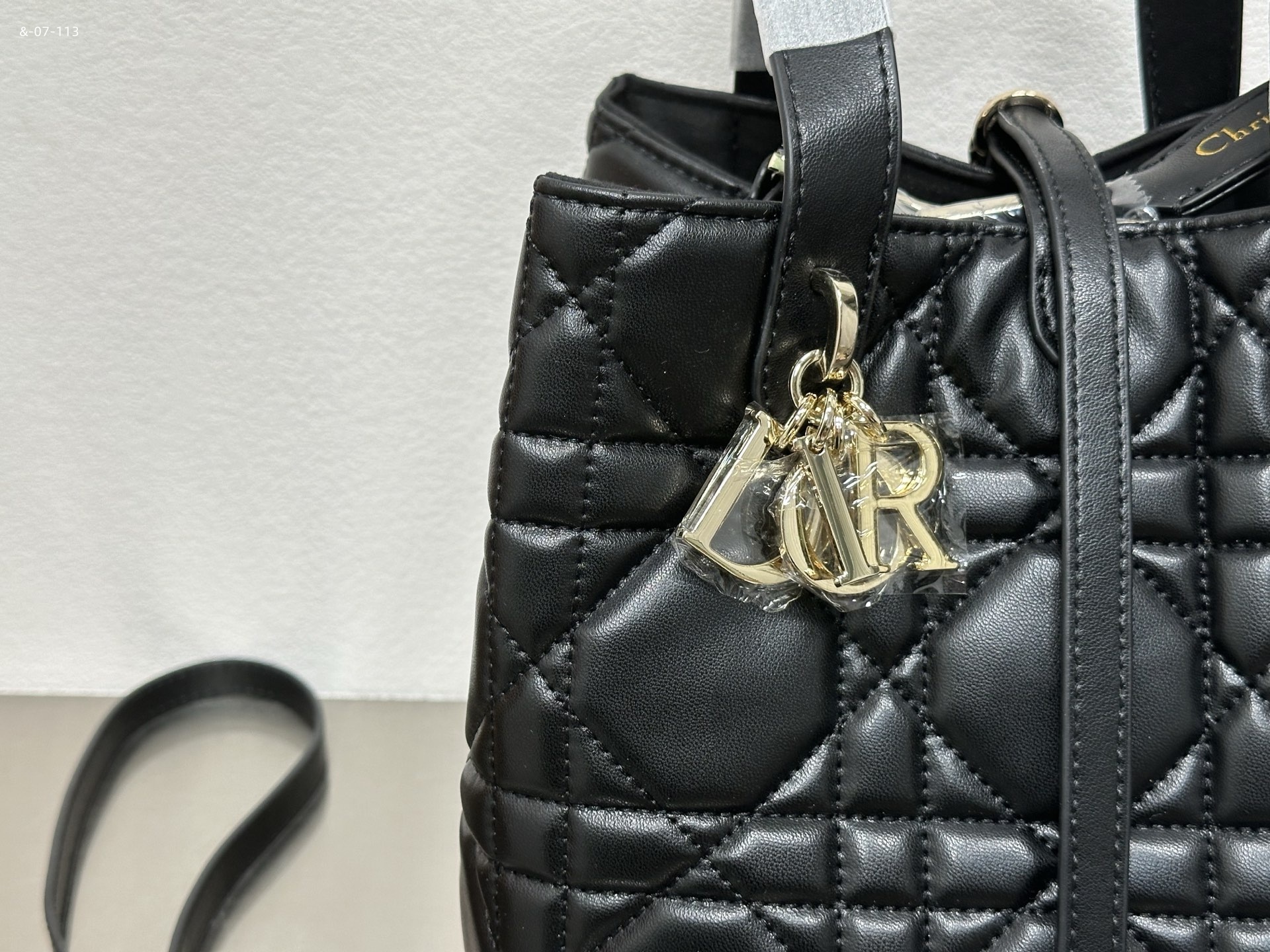 תיק מיס דיור – תמונה 11