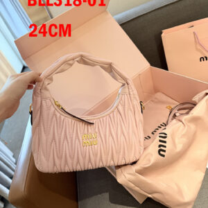 תיק יד מיו מיו