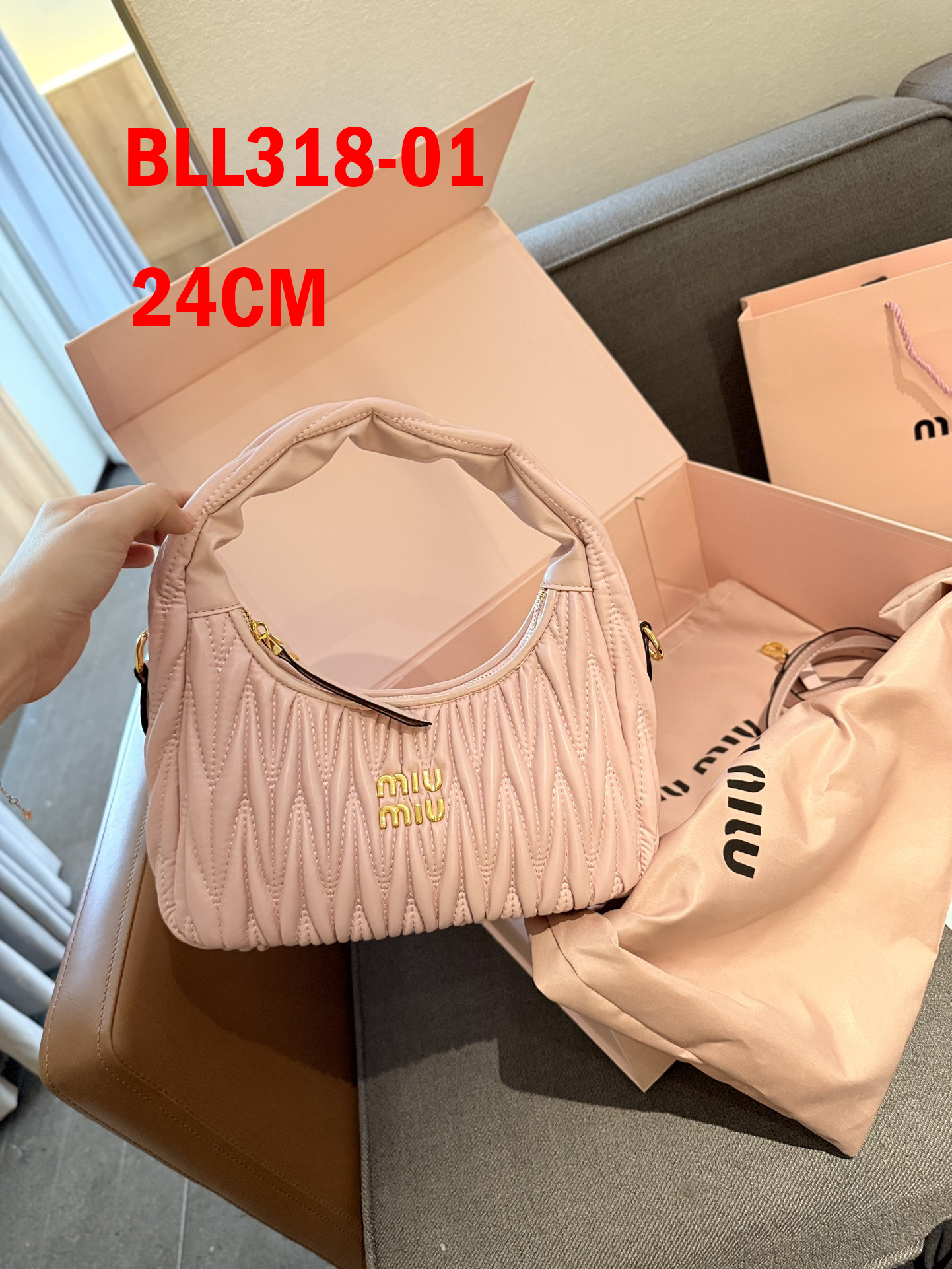 תיק יד מיו מיו – תמונה 2